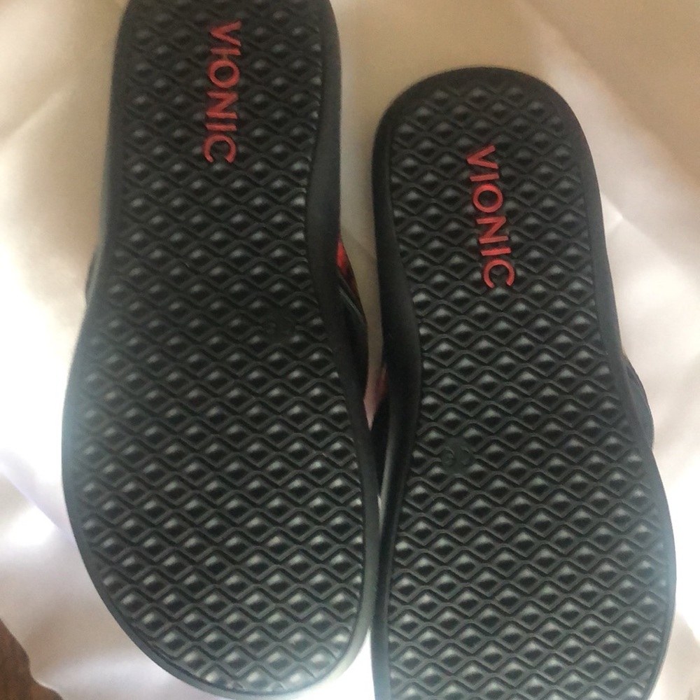 Vionic Flip Flops - Picture 4 of 10